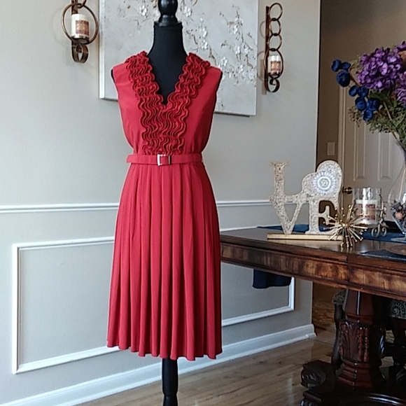 Adrianna Papell Ruffle Neckline belted Pleated Dress. Size 8 EUC - Picture 13 of 17